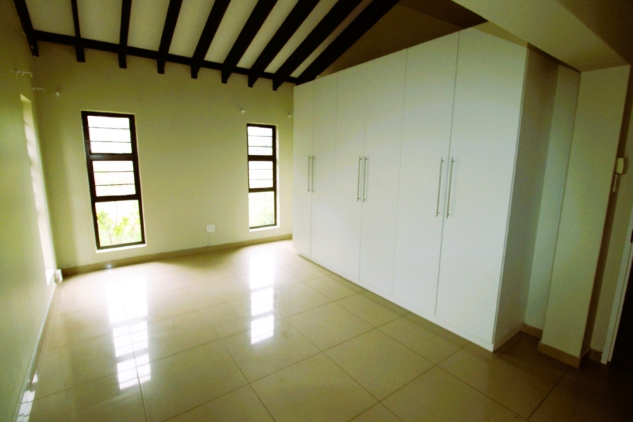 To Let 6 Bedroom Property for Rent in Gonubie Eastern Cape